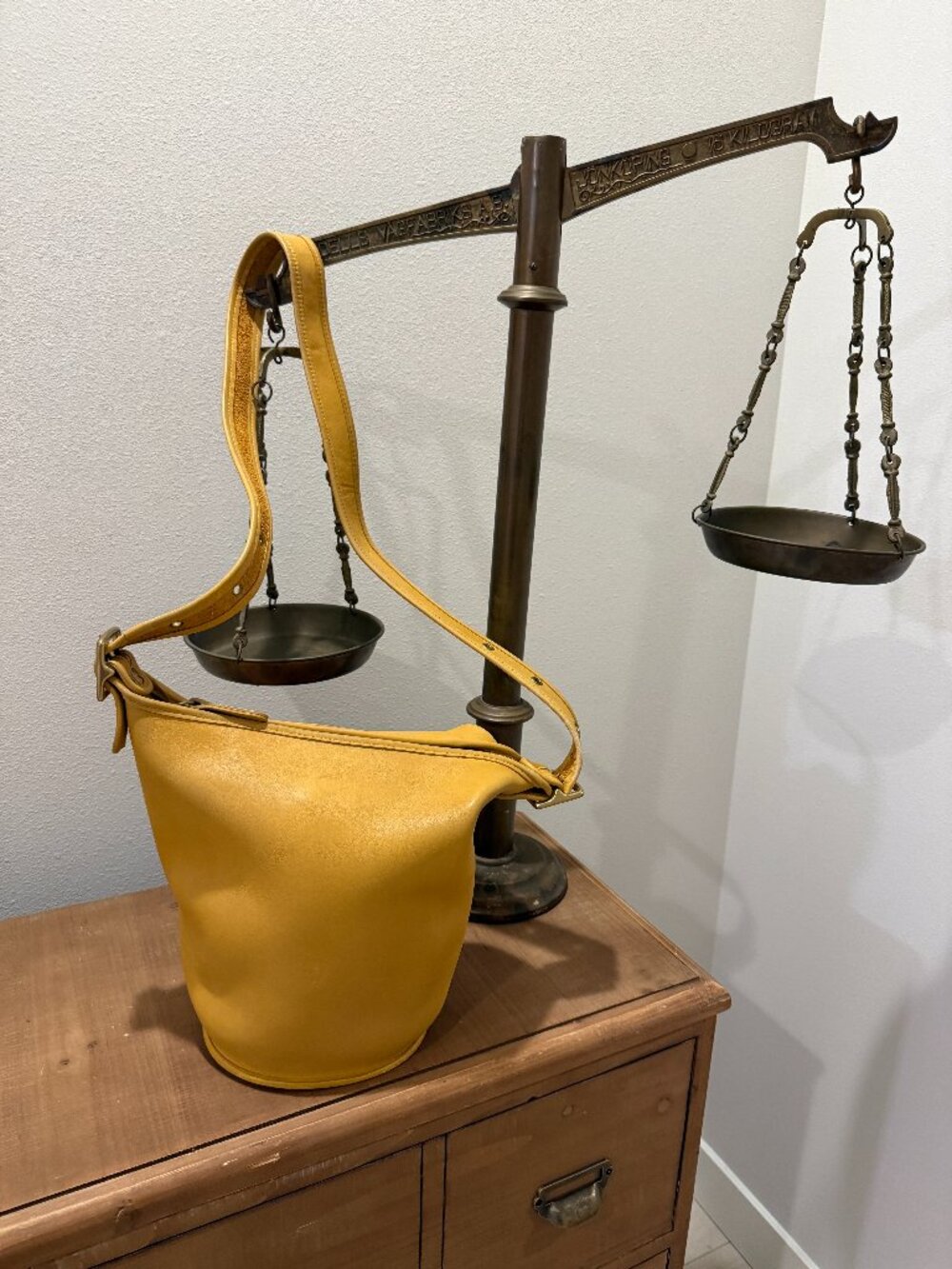 COACH Vintage Bucket Shoulder Bag Yellow Leather D7D 9953 Old Coach Duffel Sac